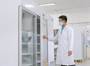 HP Series Lab Refrigerator — Touchscreen — 6
